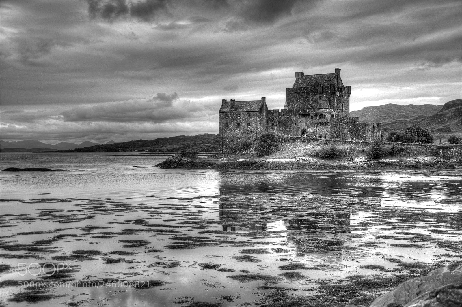 Nikon D5000 sample photo. Eilean donan castle photography