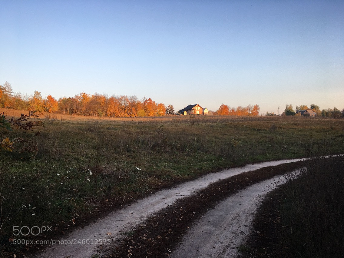 Apple iPhone SE sample photo. Village road photography