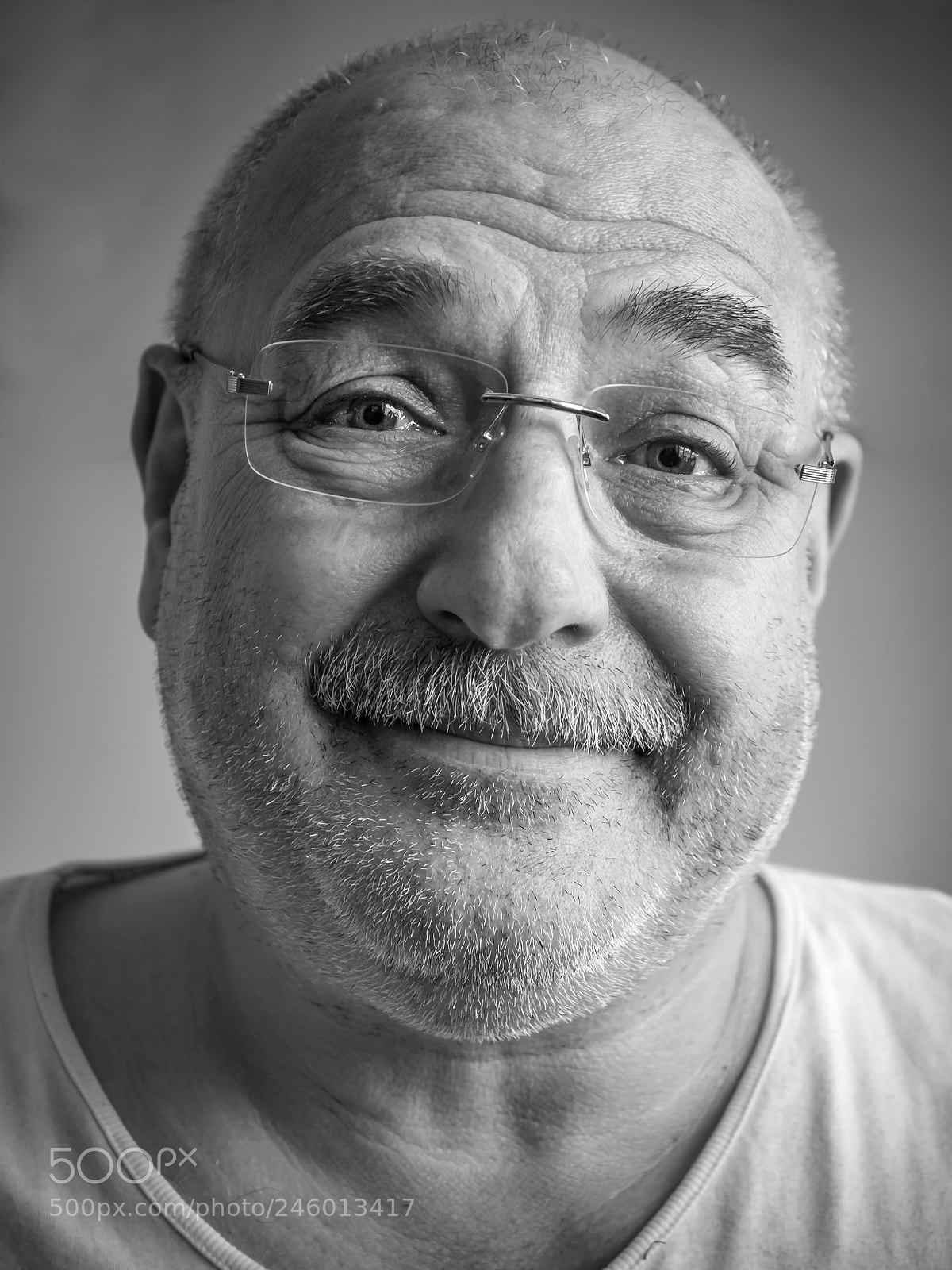 Olympus OM-D E-M1 Mark II sample photo. Unshaven self-portrait. photography