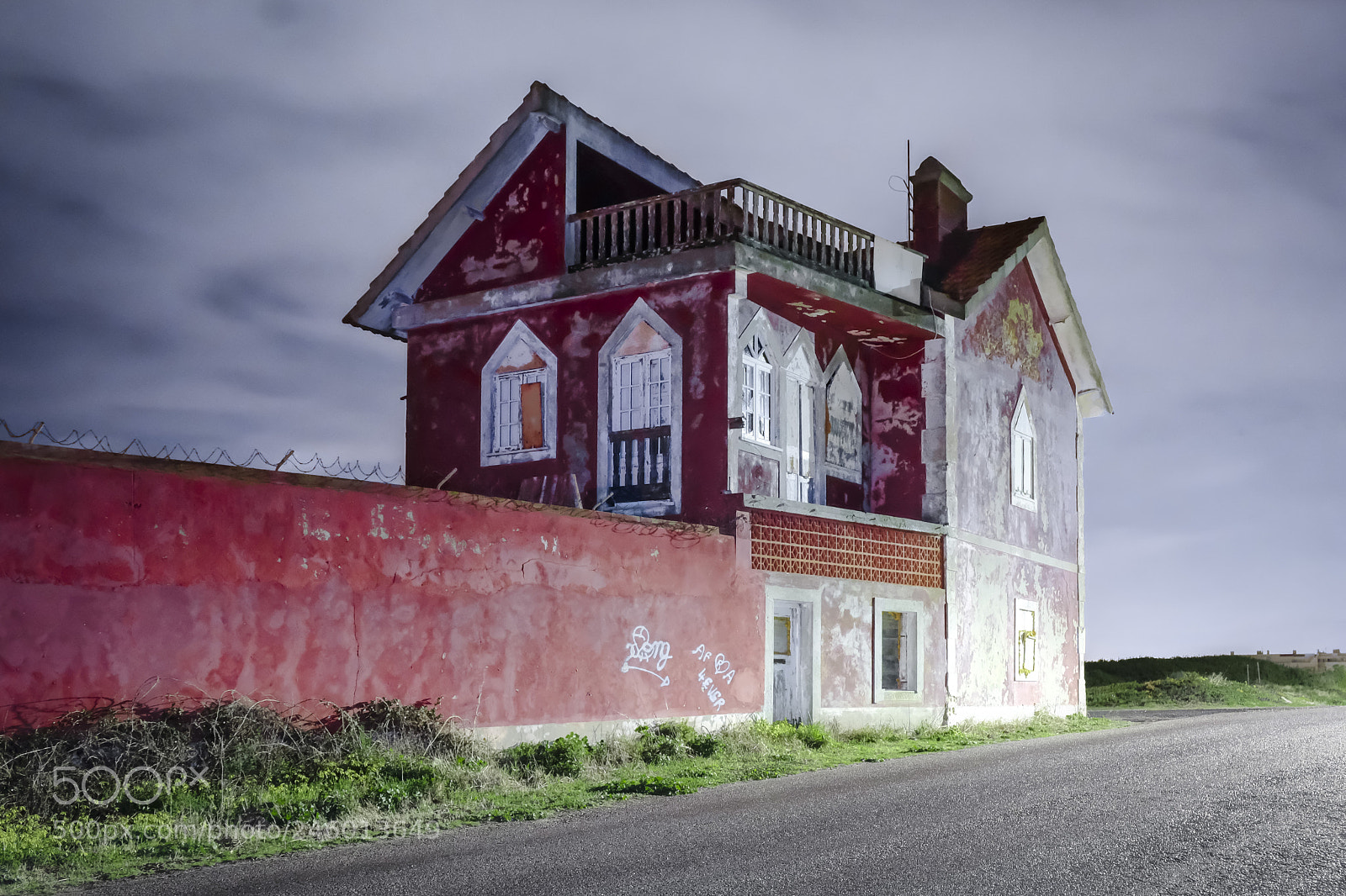 Fujifilm X-T20 sample photo. Abandoned house photography