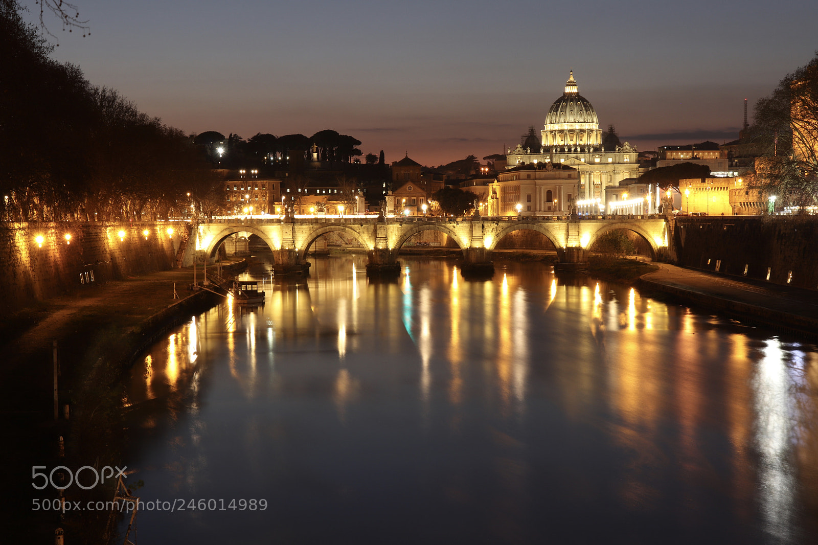Canon EOS 200D (EOS Rebel SL2 / EOS Kiss X9) sample photo. Rome by night photography