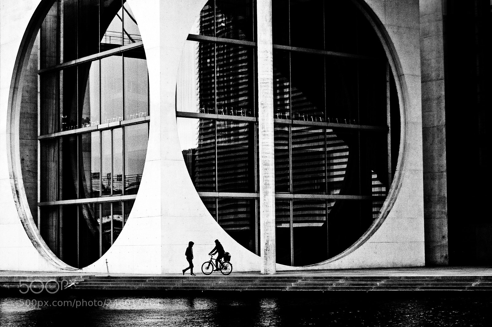 Nikon D90 sample photo. Contrasts and geometry of photography