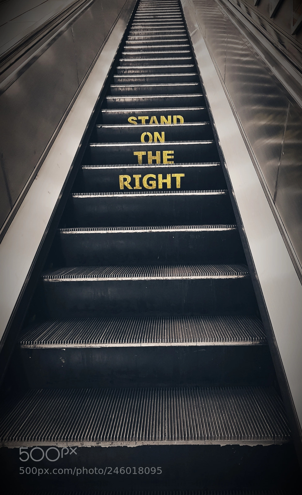 Samsung Galaxy S8 sample photo. London underground photography