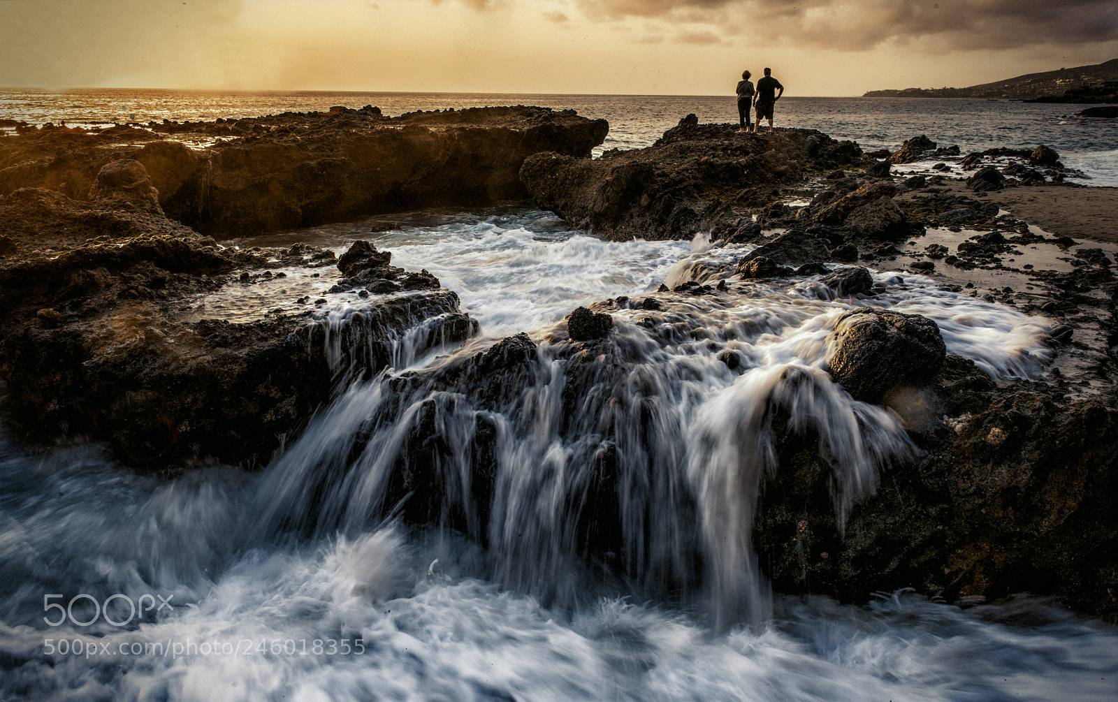 Nikon D800 sample photo. Old coupe and tide photography
