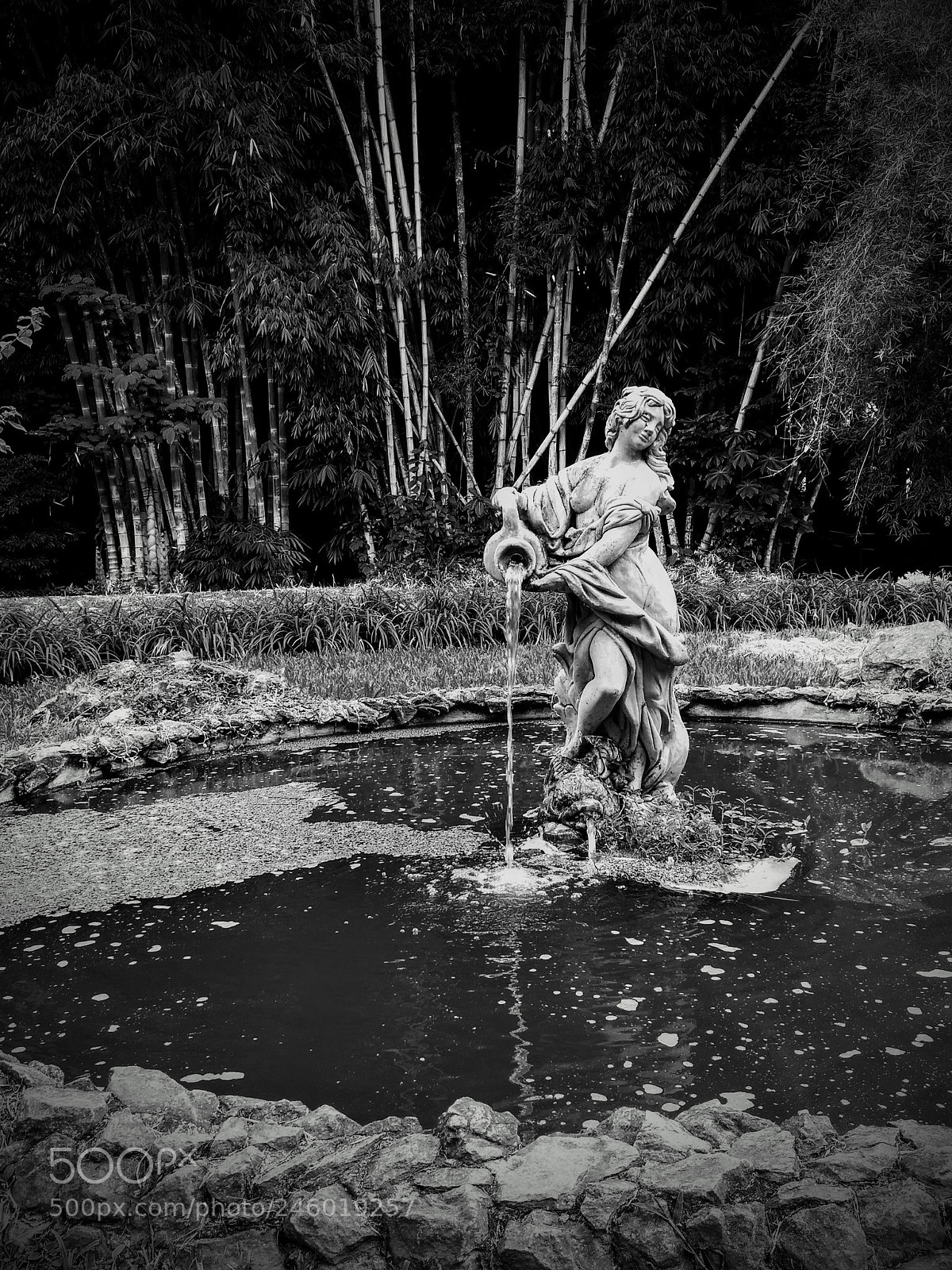 Motorola Moto Z (2) Play sample photo. The fountain photography