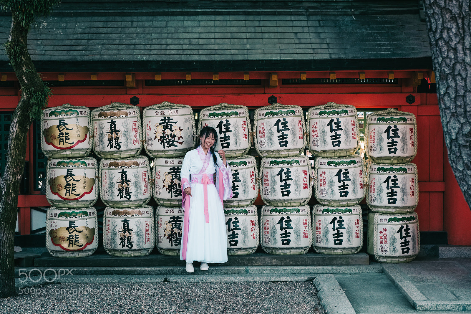 Fujifilm X-T2 sample photo. Girl with sake barrels photography