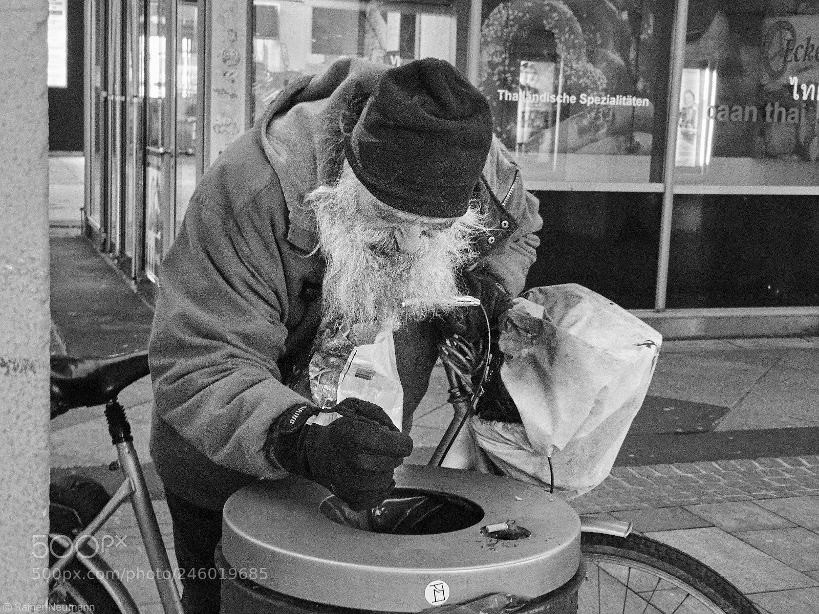 Apple iPhone X sample photo. Mann 341 b&w photography