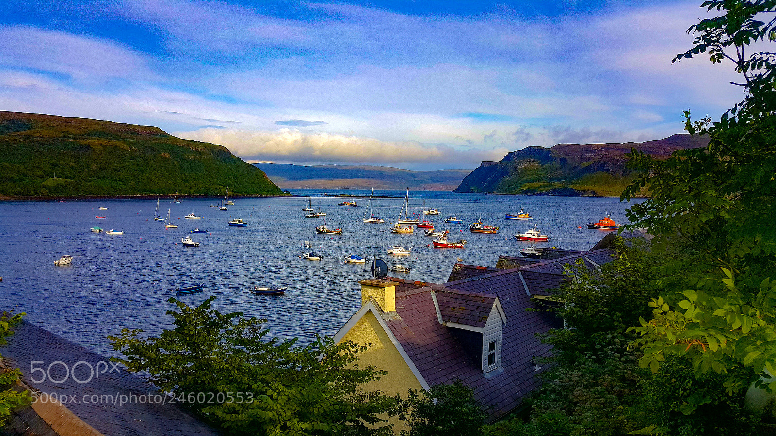 Samsung Galaxy S6 sample photo. Boats waiting for a photography