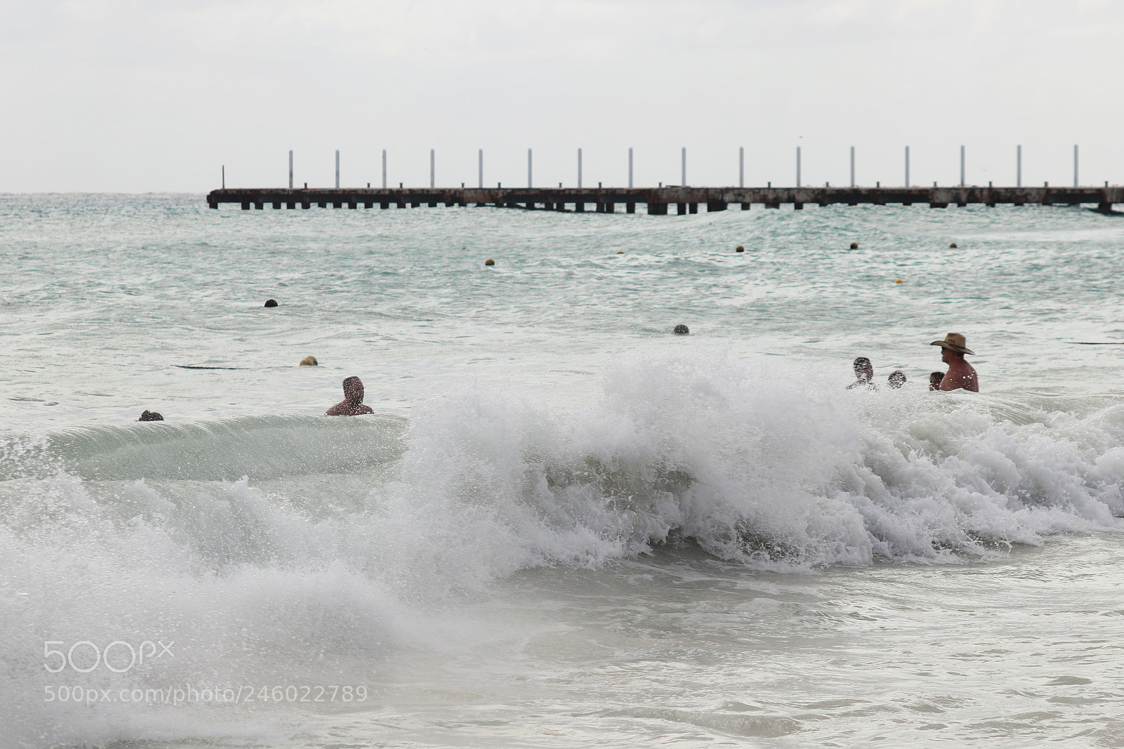 Canon EOS 800D (EOS Rebel T7i / EOS Kiss X9i) sample photo. Waves crashing in. photography
