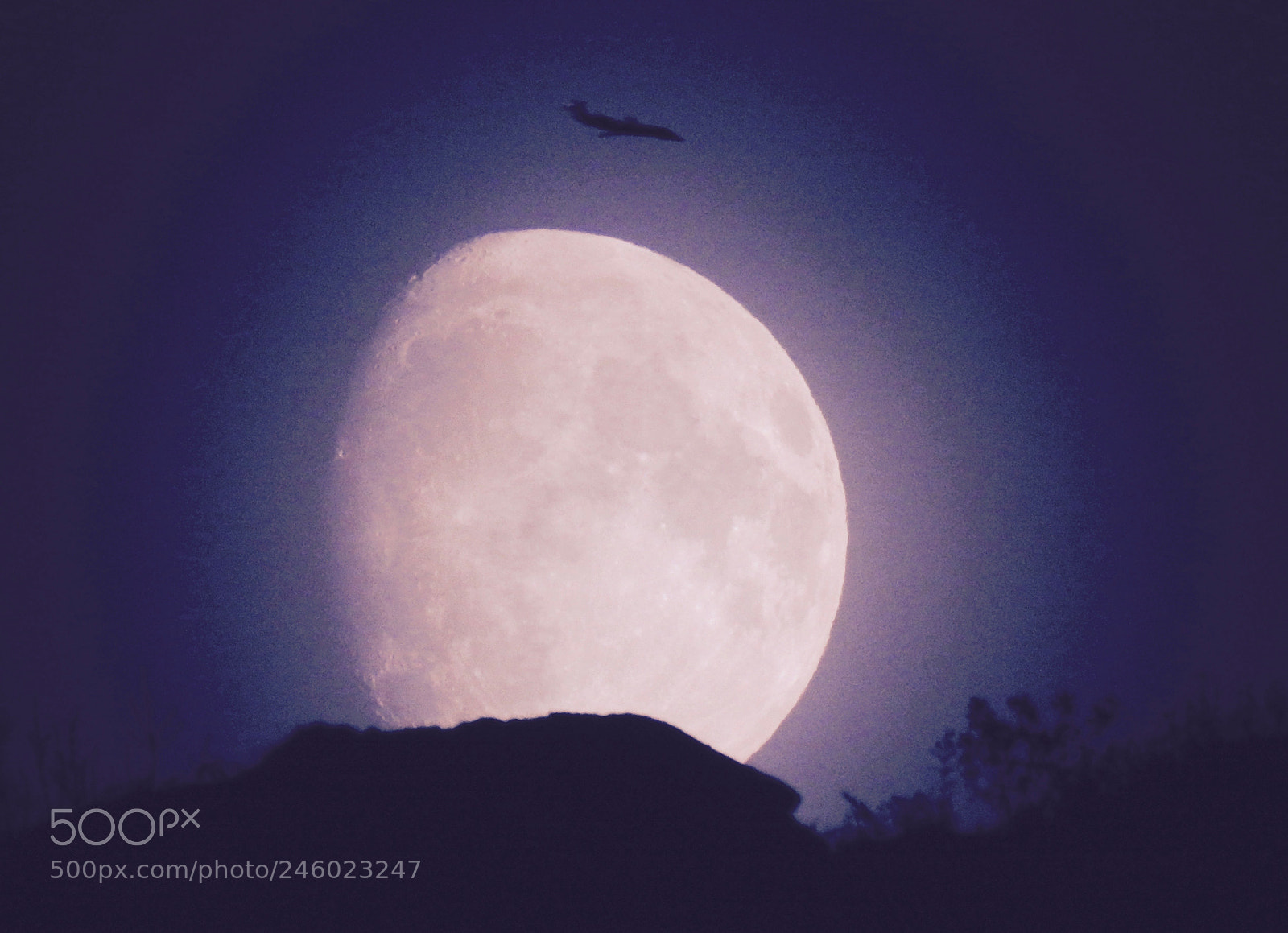 Nikon Coolpix P900 sample photo. Moonrise and aeroplane photography