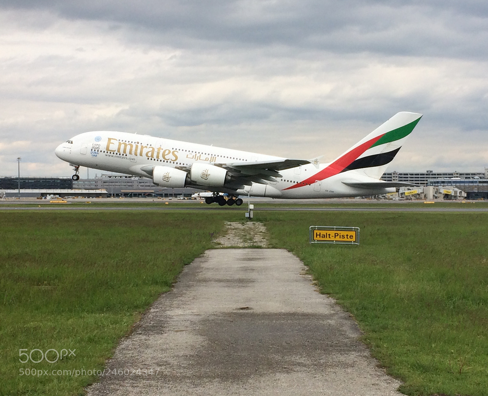 Apple iPhone 5s sample photo. Airbus 380 in vienna photography