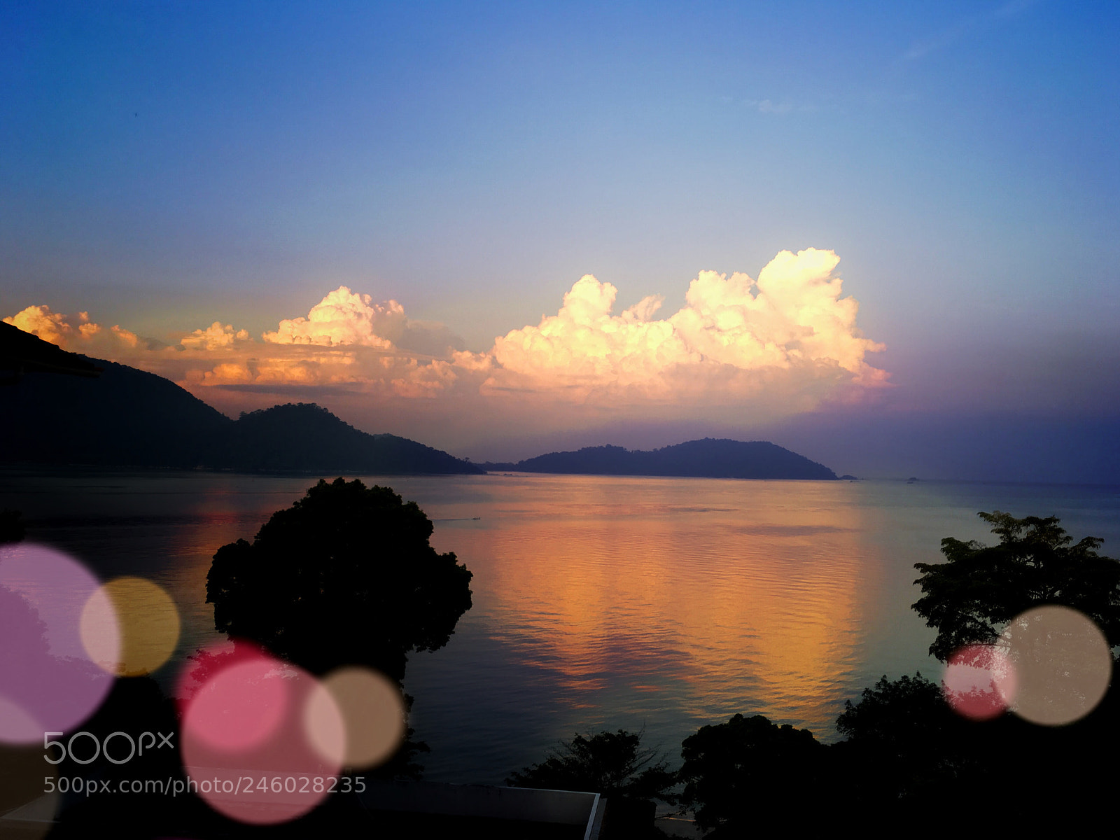 Apple iPhone SE sample photo. Morning in pangkor photography