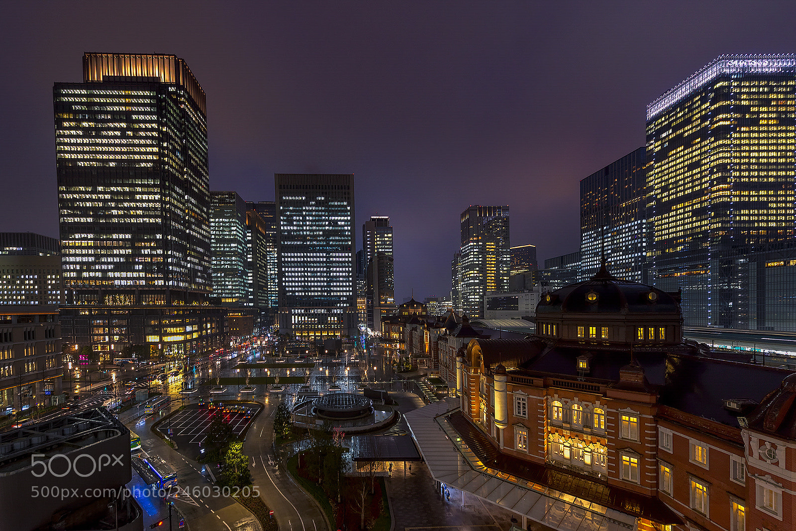 Nikon D610 sample photo. Rainy day @ tokyo station photography