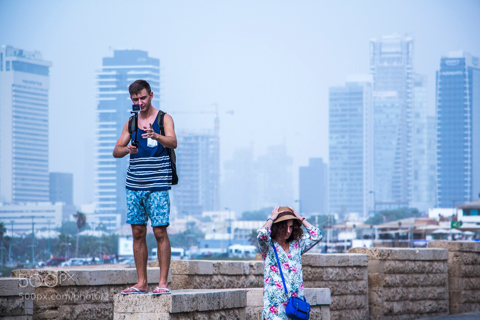 Canon EOS 700D (EOS Rebel T5i / EOS Kiss X7i) sample photo. Travellers in tel aviv photography
