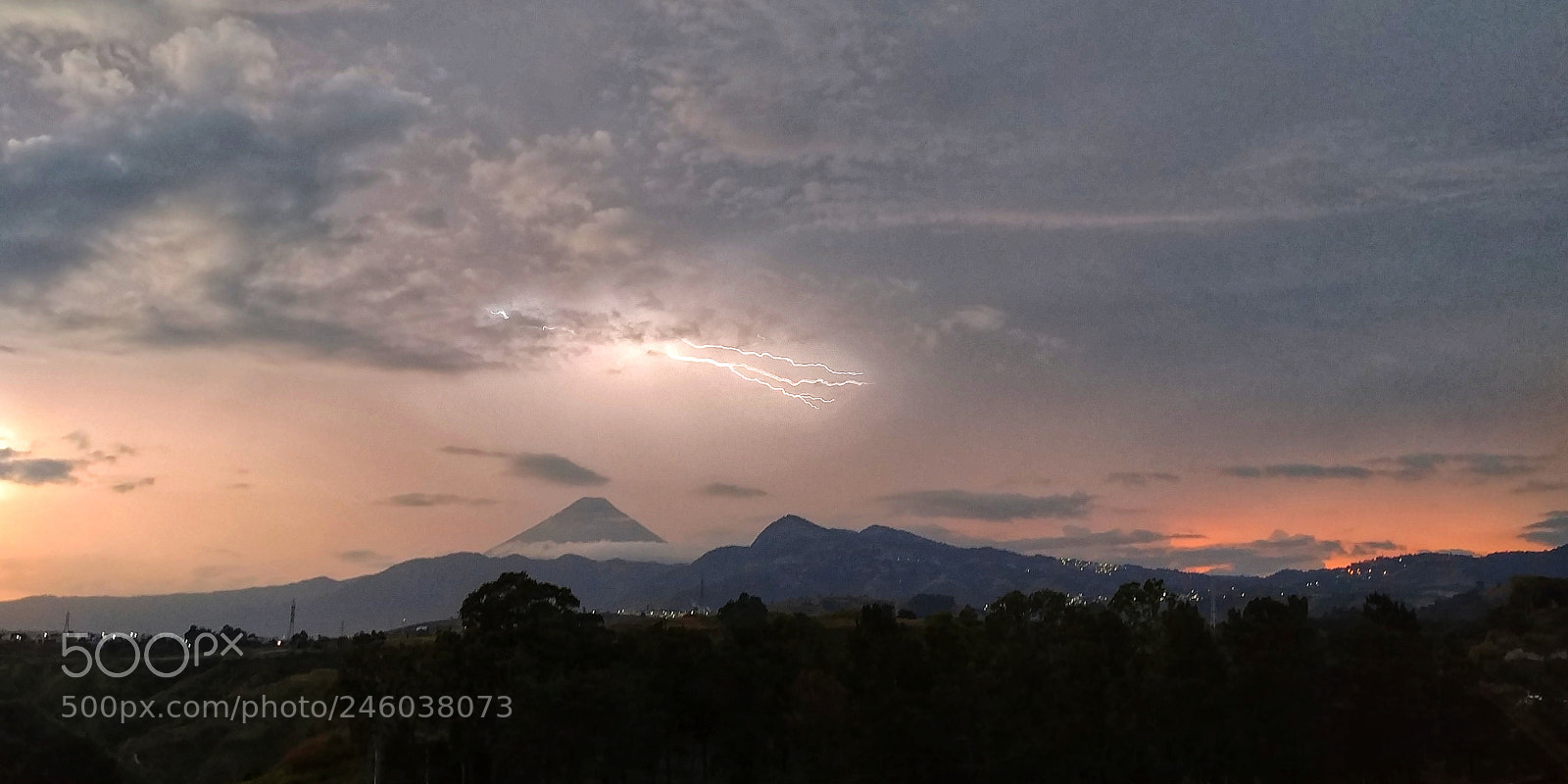 LG G6 sample photo. Fire, lighting and volcanoes photography