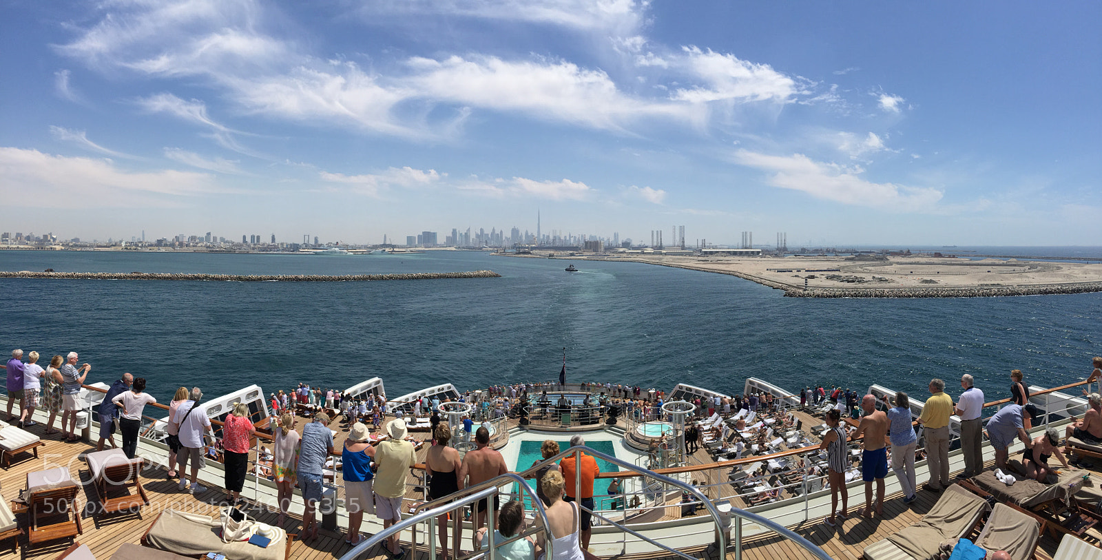 Apple iPhone 6 Plus sample photo. Cruising out of dubai photography