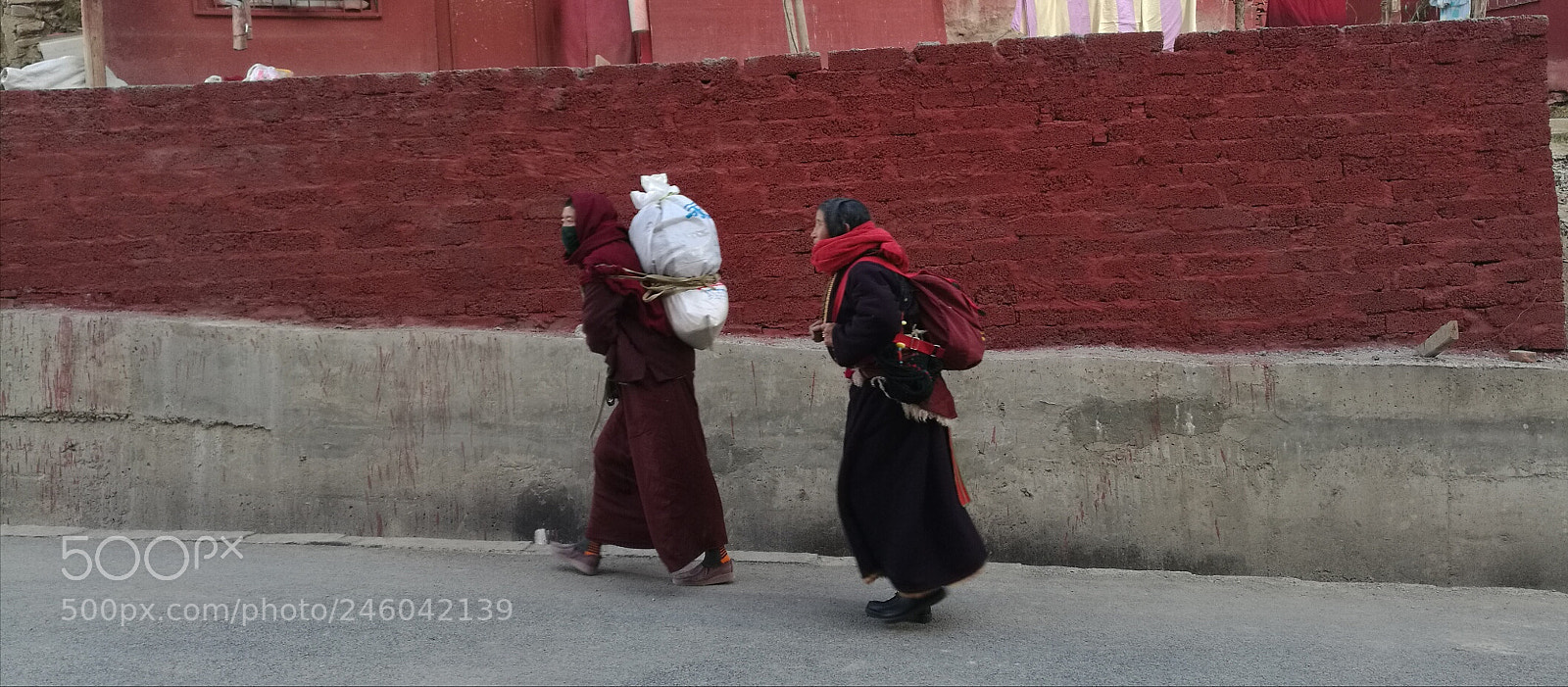 HUAWEI Mate 8 sample photo. Pious road photography