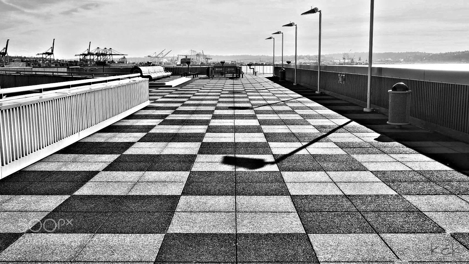 Olympus OM-D E-M10 II sample photo. Downtown path.. photography