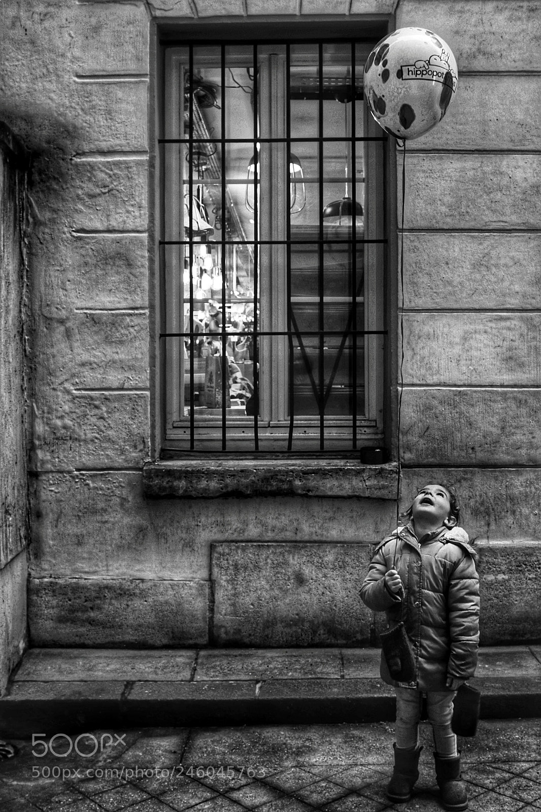 Canon EOS 760D (EOS Rebel T6s / EOS 8000D) sample photo. Balloon kid in paris photography