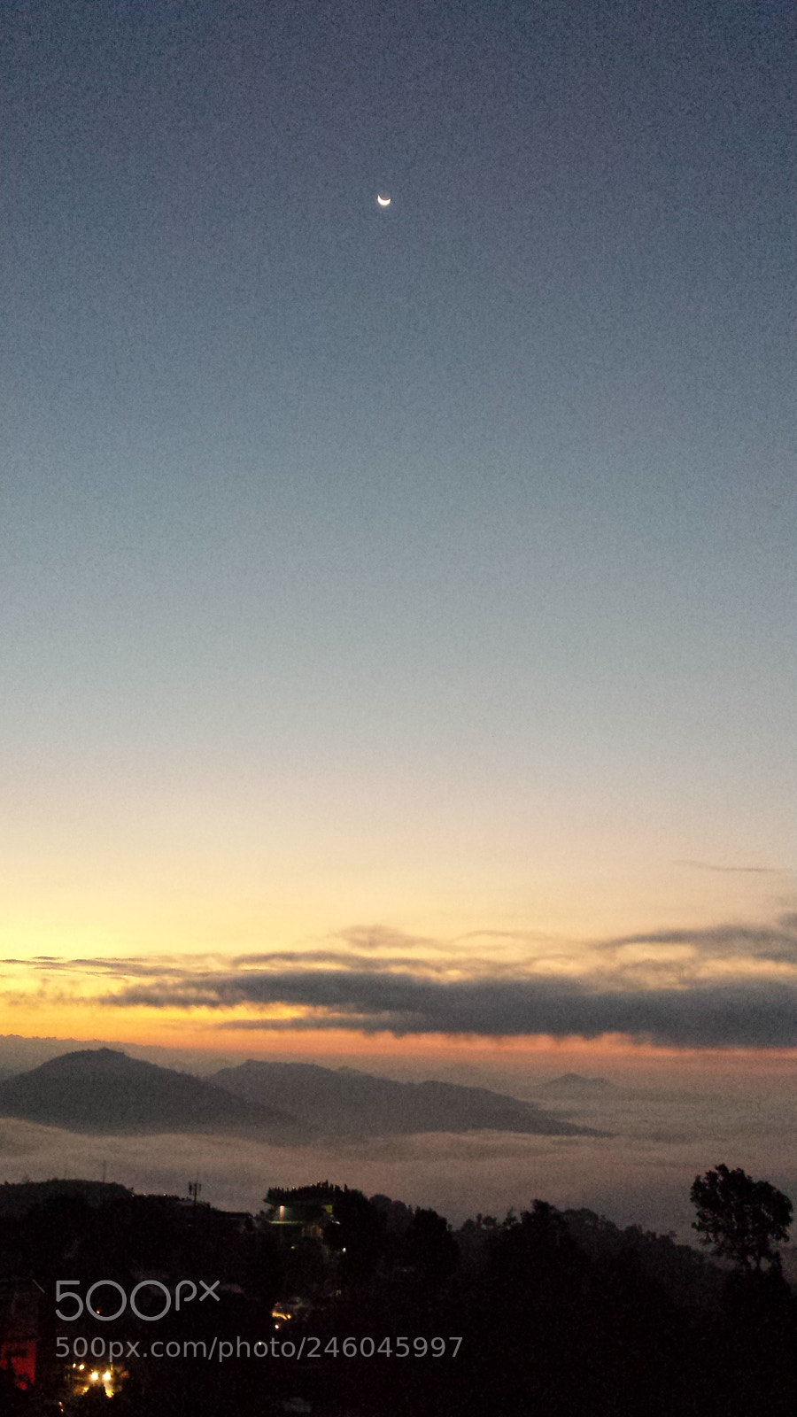 Samsung Galaxy S4 sample photo. When moon meet the photography