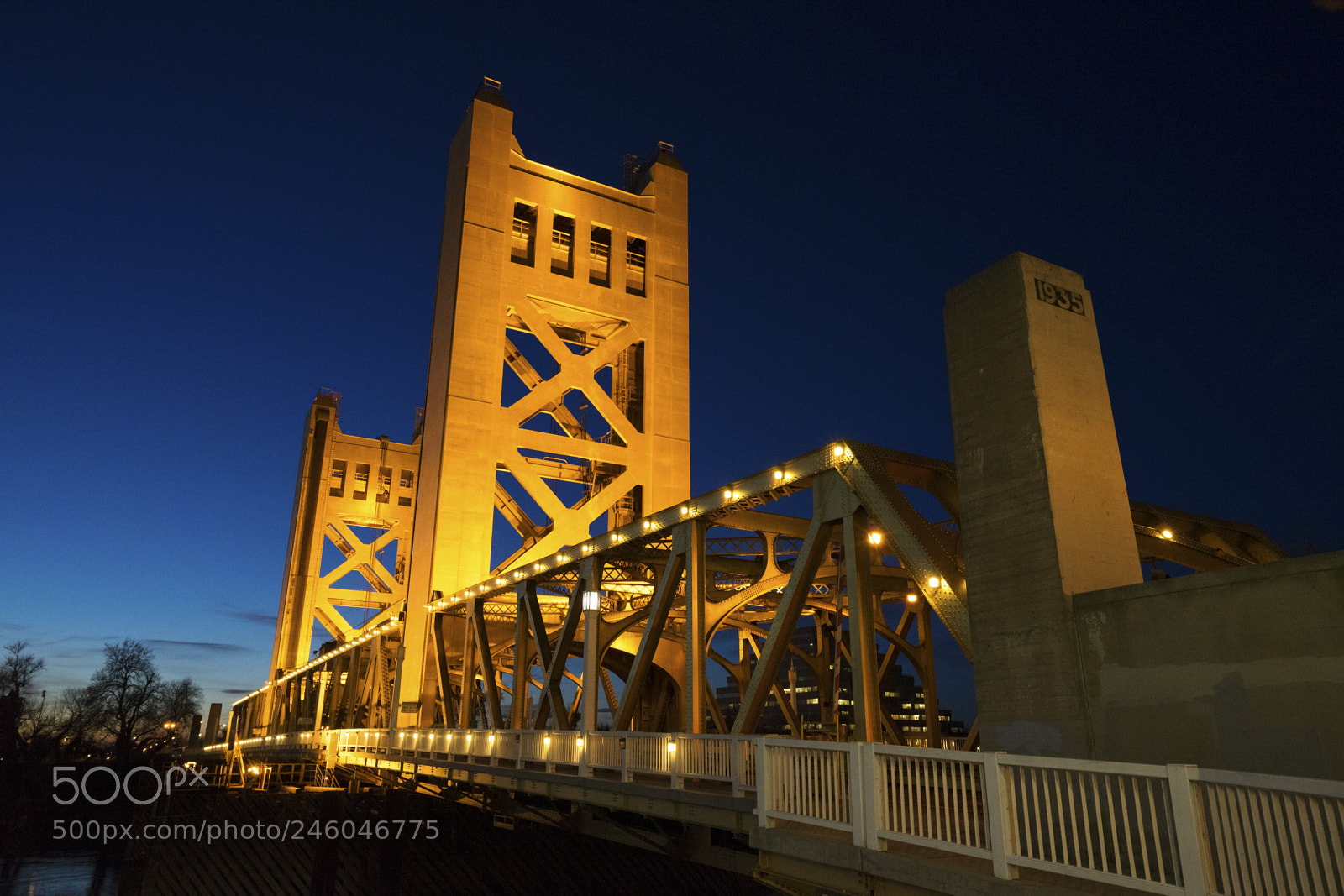 Sony a7 II sample photo. Sony 3686 bridge night photography