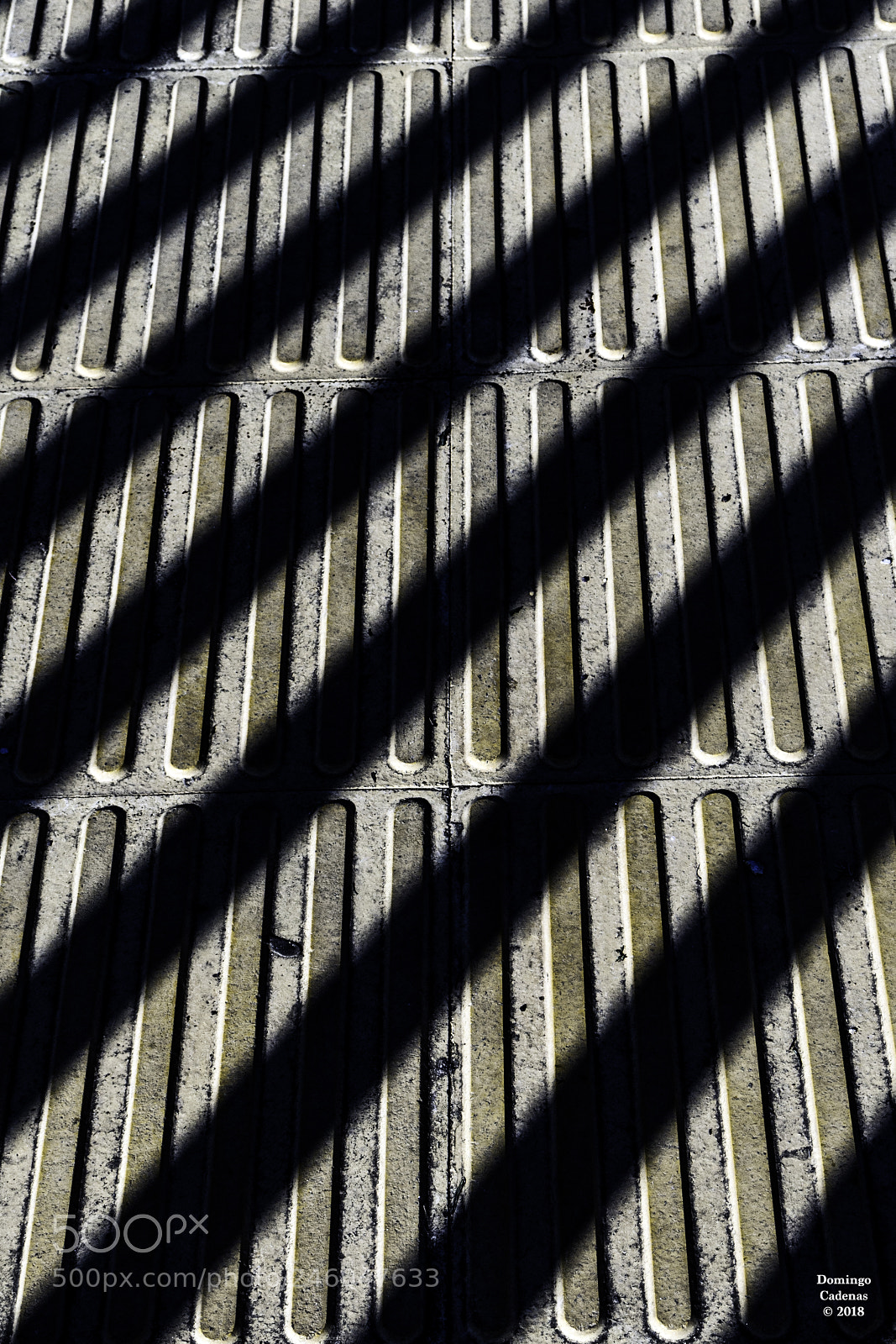 Olympus OM-D E-M10 II sample photo. Sombras photography