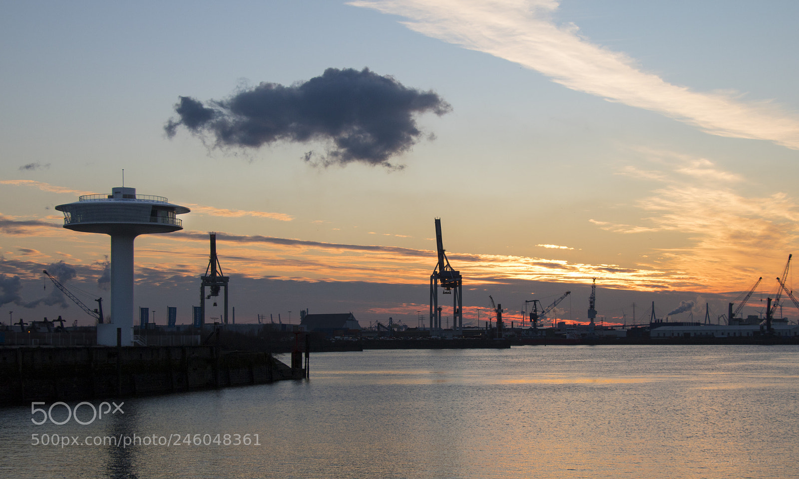 Canon EOS 750D (EOS Rebel T6i / EOS Kiss X8i) sample photo. Sunset at the harbour photography