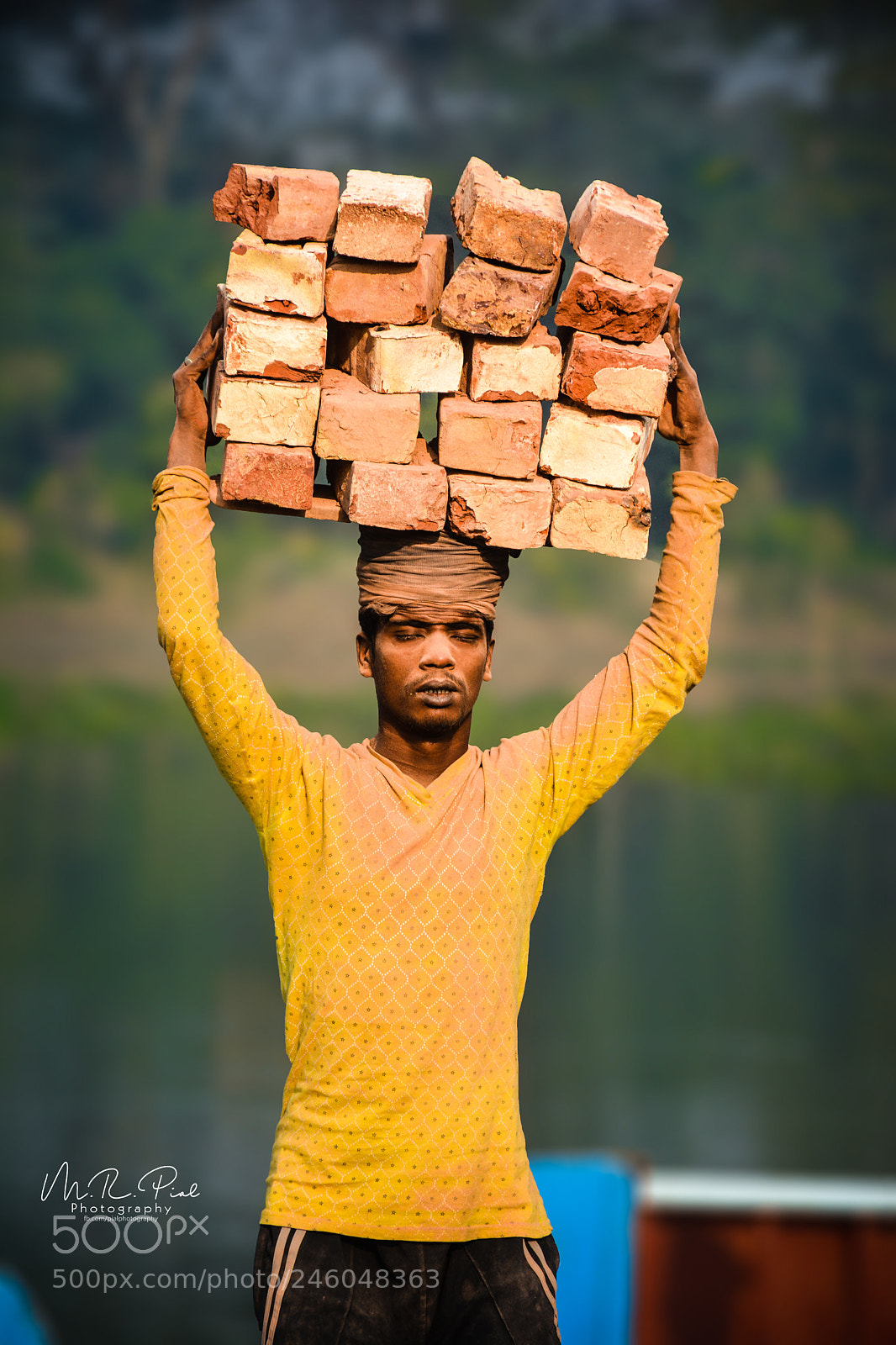 Nikon D7100 sample photo. A laborer, building his photography