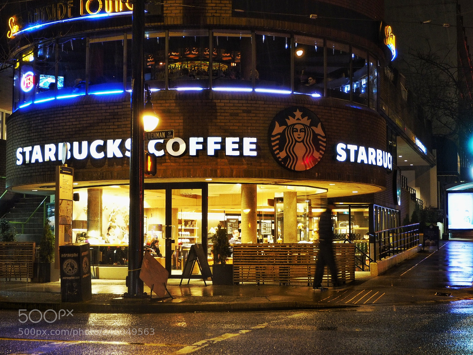Olympus OM-D E-M5 II sample photo. Too late for coffee... photography