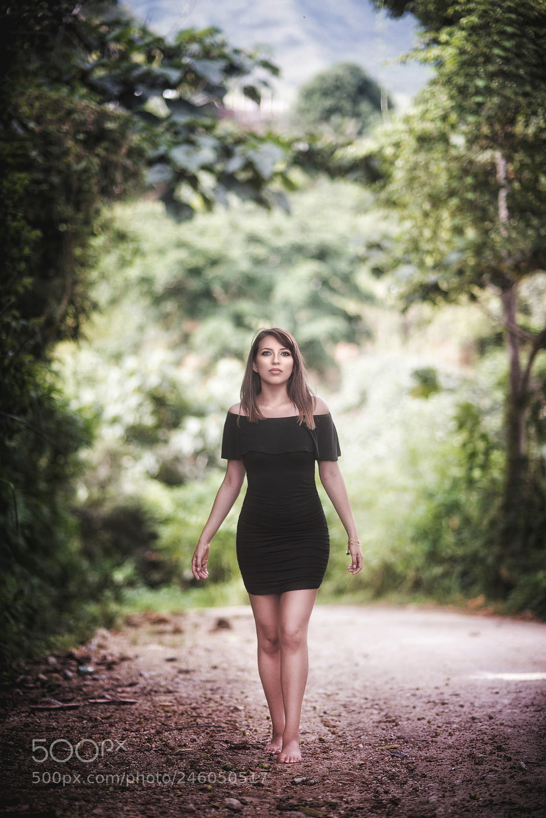 Nikon D810 sample photo. Barefoot portrait photography