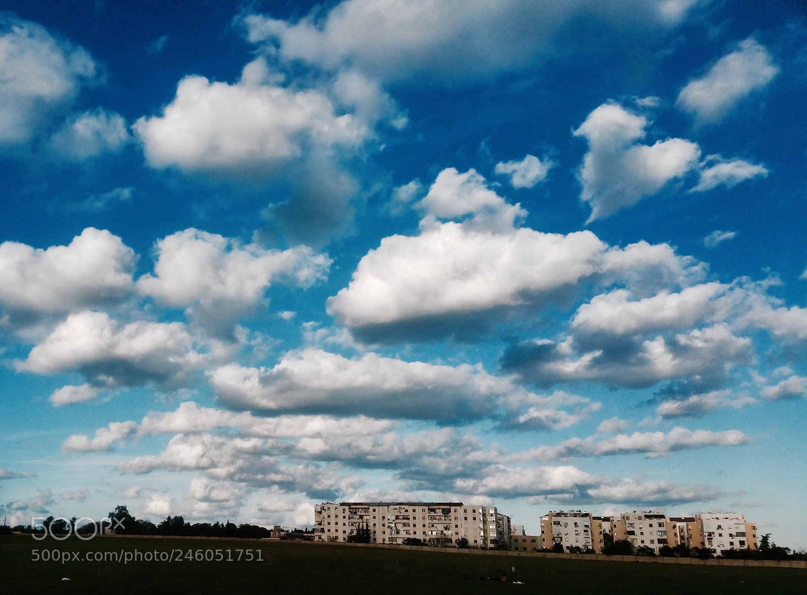 Samsung Galaxy Note4 sample photo. Cloud chain photography