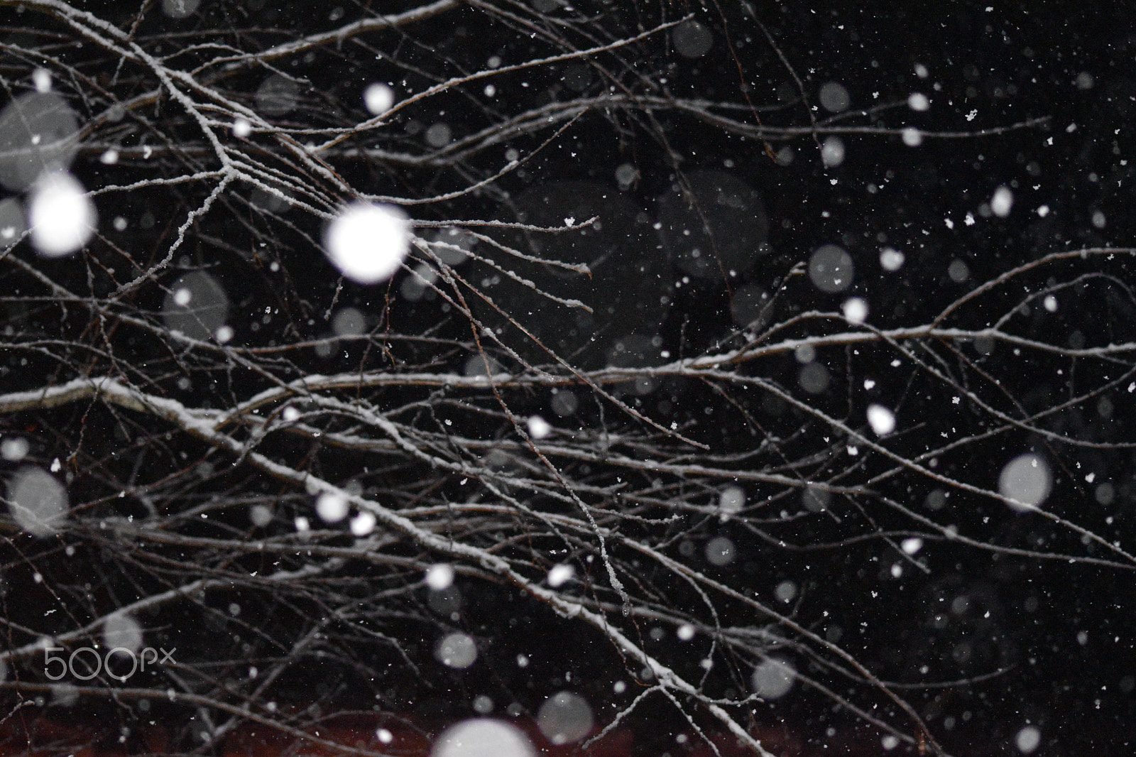 Sigma 70-300mm F4-5.6 APO DG Macro sample photo. Snowy night blur photography