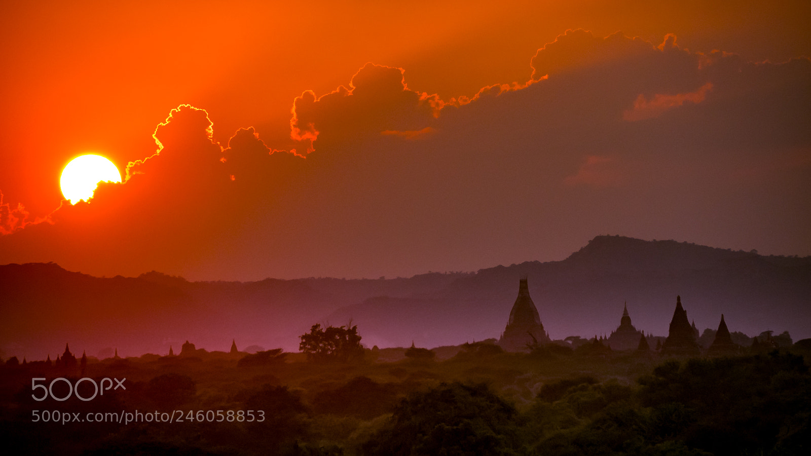 Panasonic Lumix DMC-GX85 (Lumix DMC-GX80 / Lumix DMC-GX7 Mark II) sample photo. Sunset temples photography