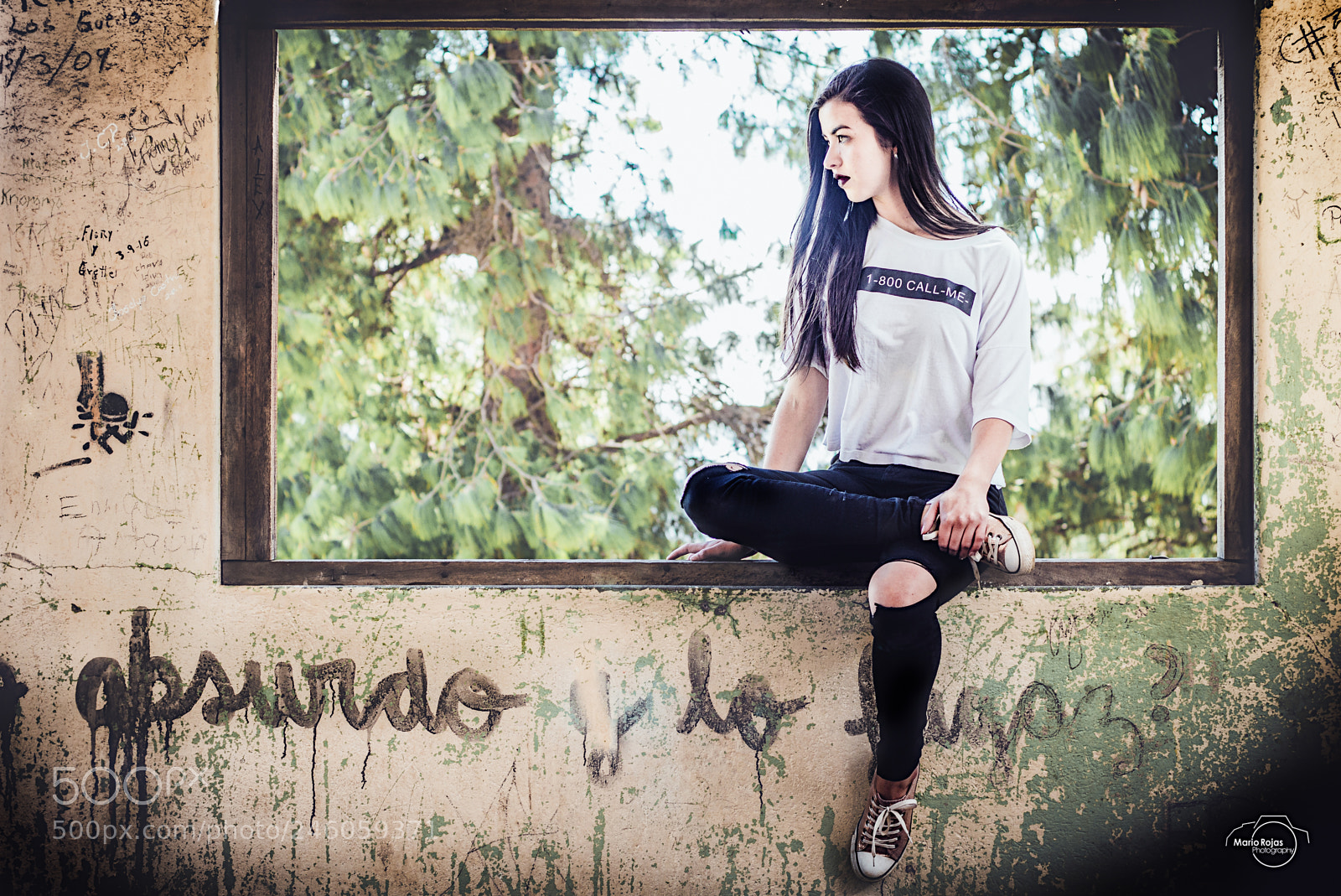 Canon EOS 700D (EOS Rebel T5i / EOS Kiss X7i) sample photo. She and window photography