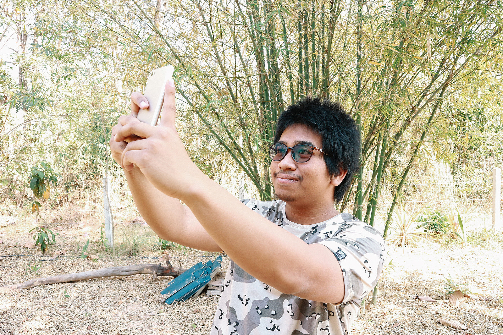 Canon EOS M10 sample photo. Brown skin soldier smile photography