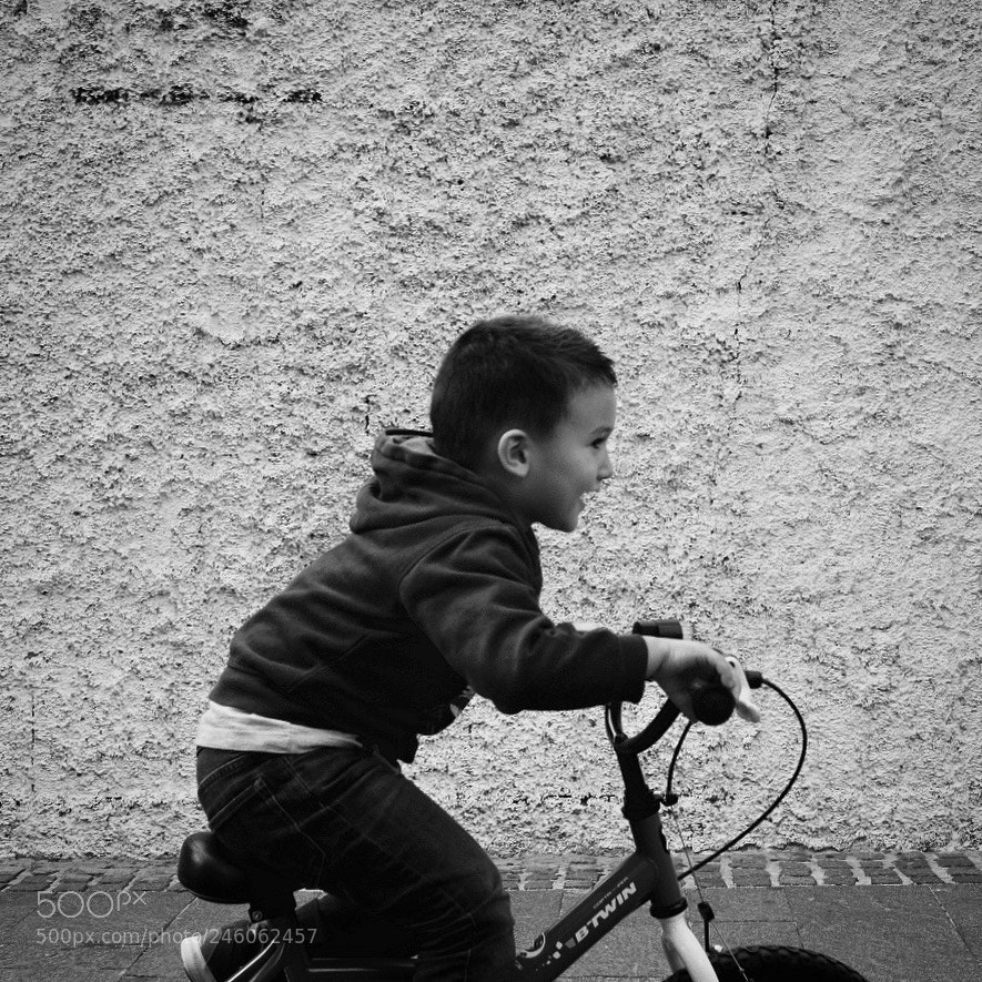Fujifilm X100F sample photo. Childhood photography