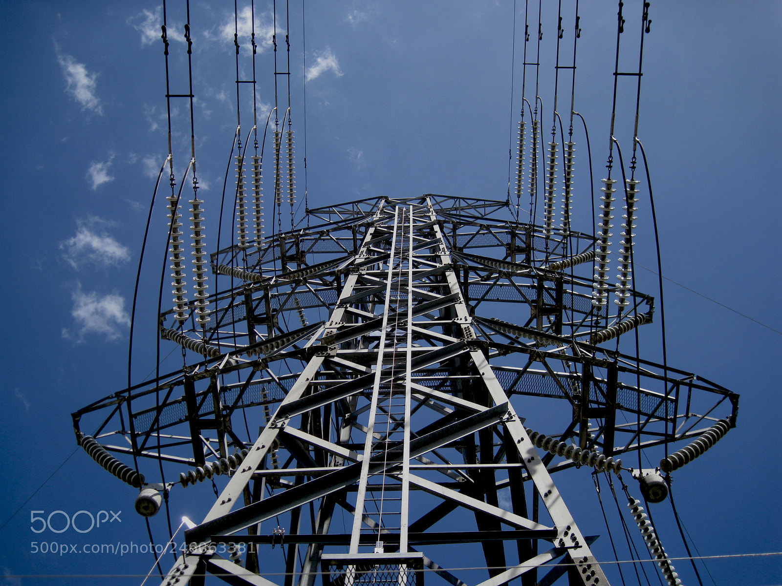 Canon DIGITAL IXUS 960 IS sample photo. Electricity tower photography
