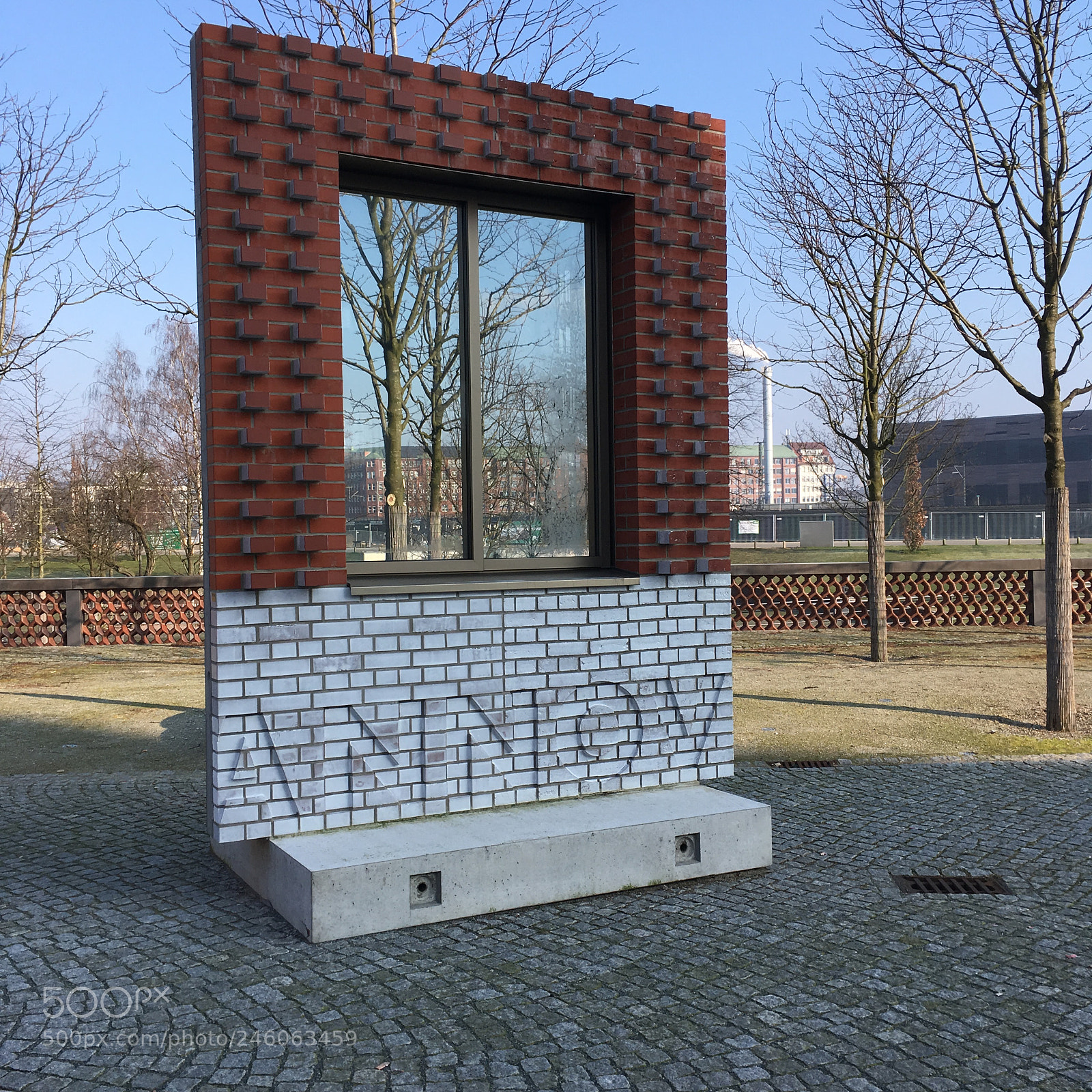 Apple iPhone SE sample photo. Neu in der hafencity photography