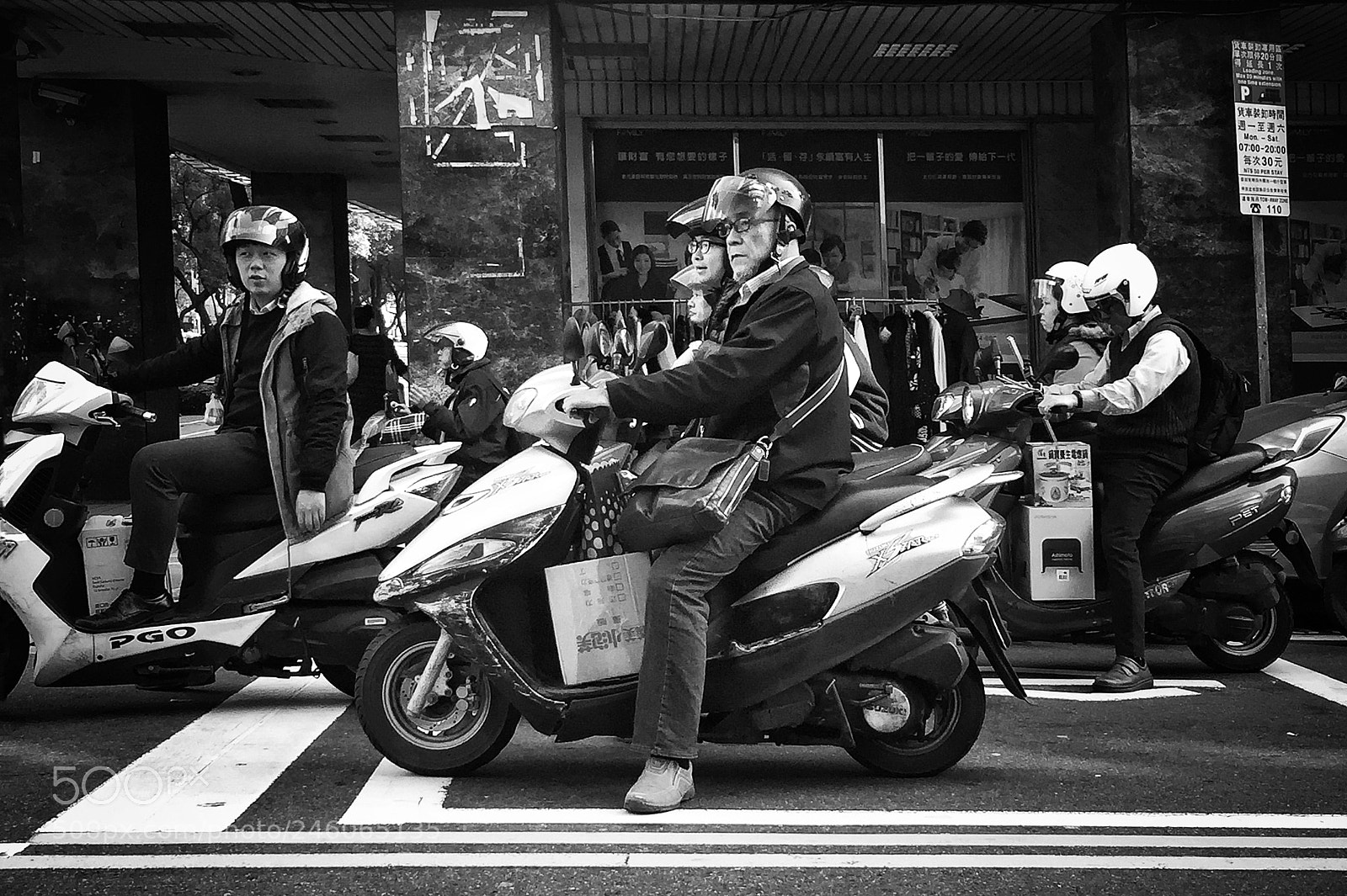 Apple iPhone 6 Plus sample photo. 馬路小英雄 photography