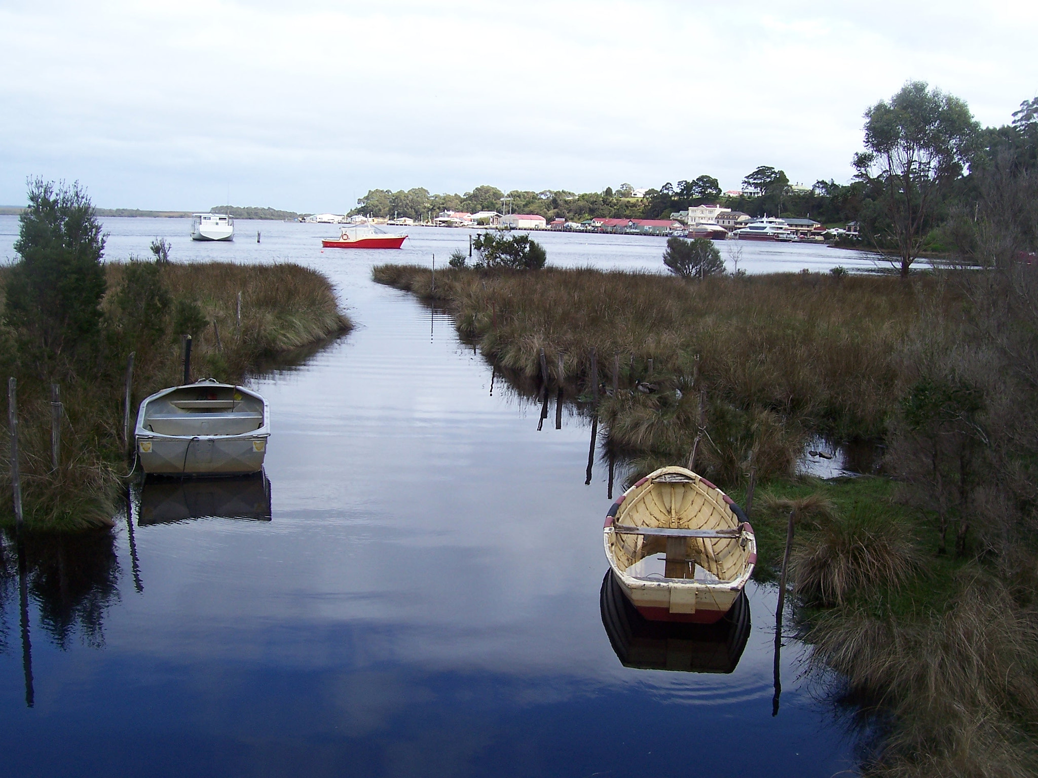 Kodak CX7525 ZOOM DIGITAL CAMERA sample photo. Tassie reflection photography