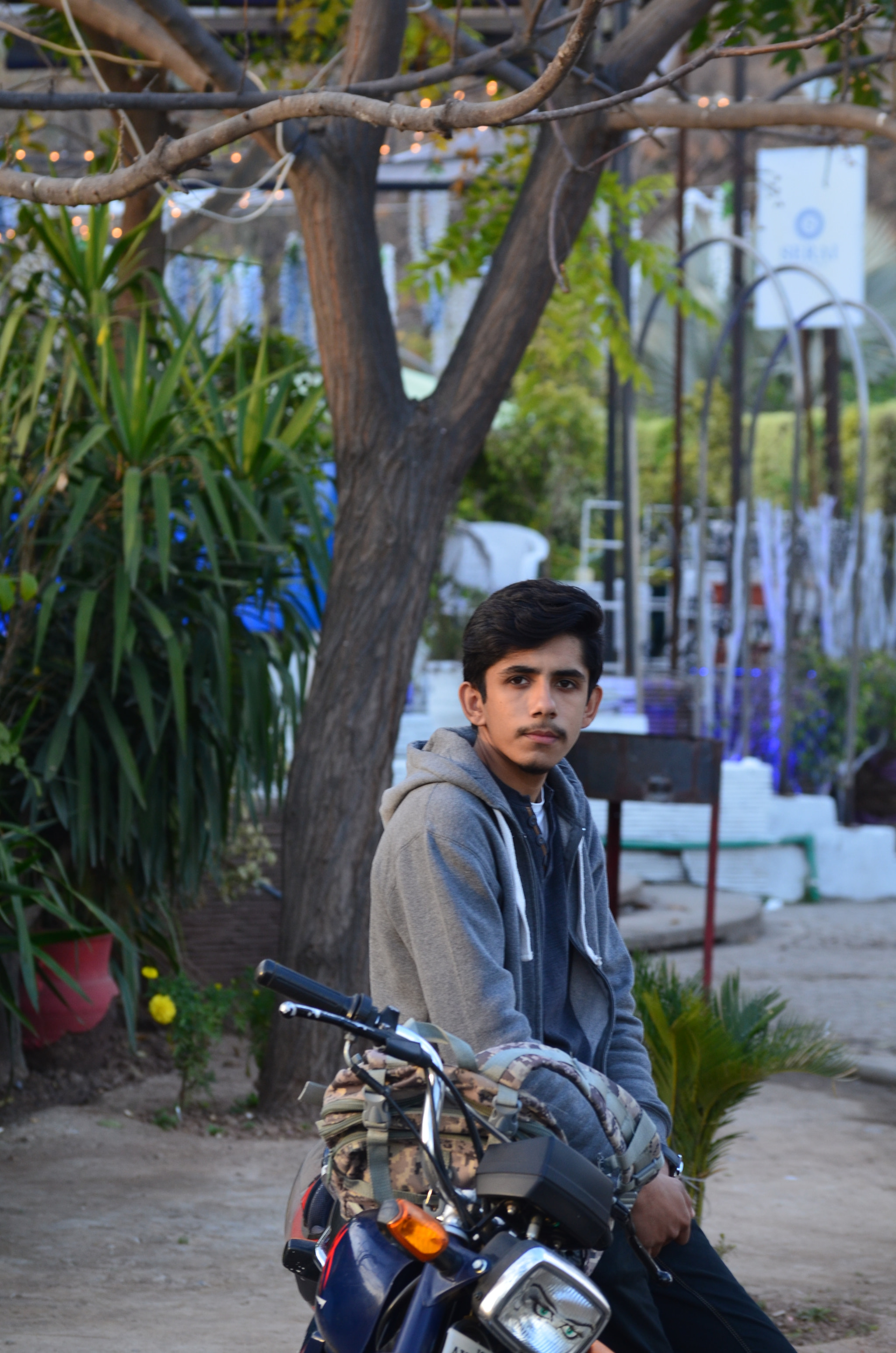 Nikon D5100 sample photo. Freind photography