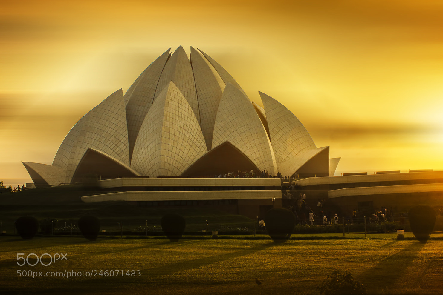Canon EOS 550D (EOS Rebel T2i / EOS Kiss X4) sample photo. Sunset at lotus temple. photography