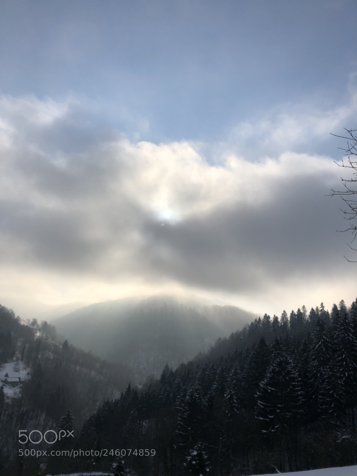 Apple iPhone 8 sample photo. Ray’s of light photography