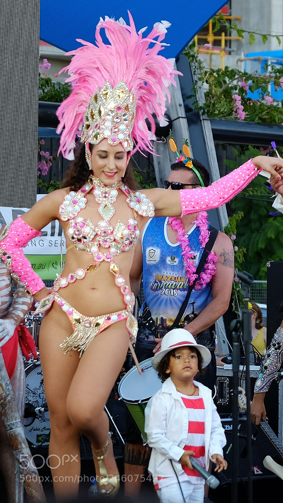 Fujifilm X-T1 sample photo. Show girl photography