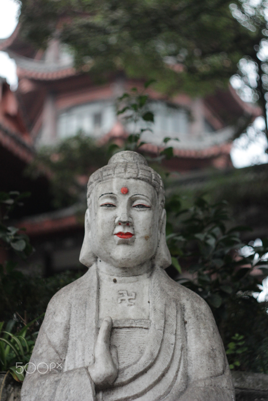 Canon EF 35-80mm f/4-5.6 sample photo. Statue in chinese temple photography