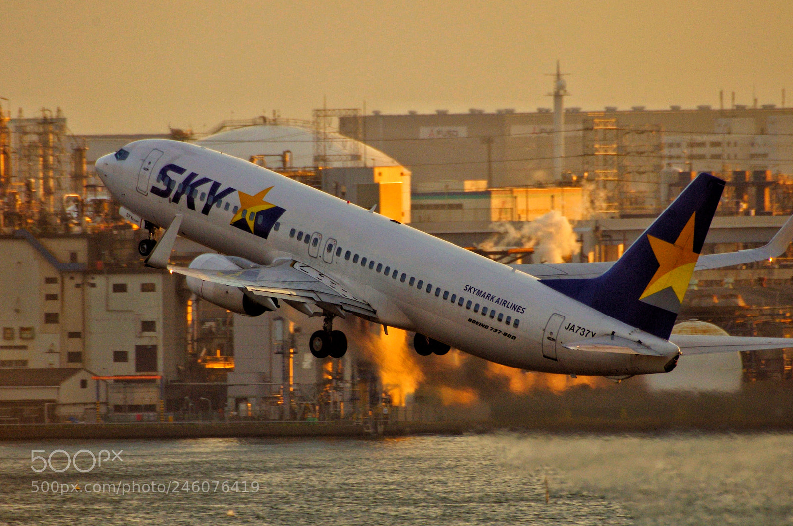 Pentax K-x sample photo. Take off photography
