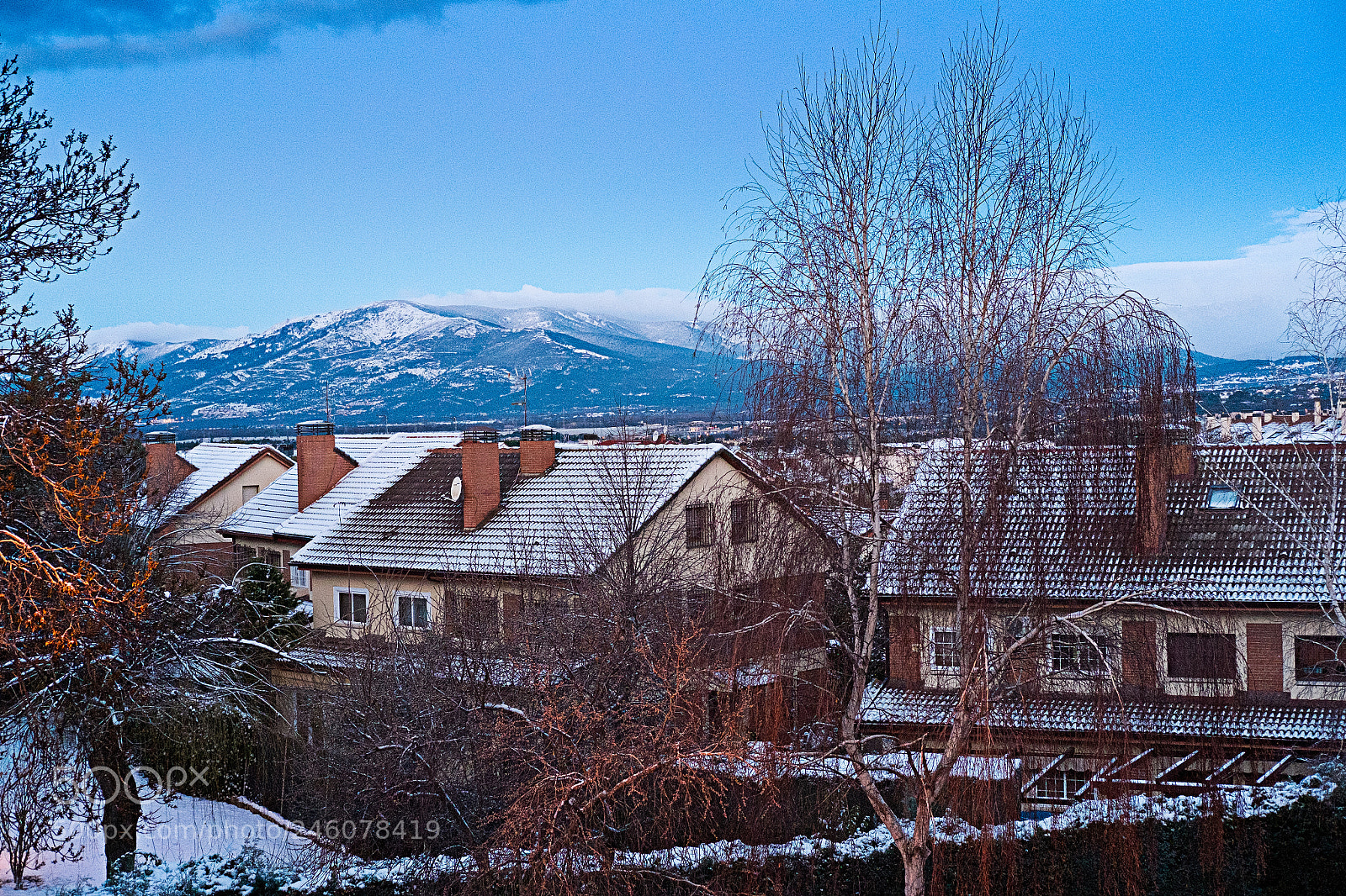 Fujifilm X-Pro1 sample photo. Out of the window photography
