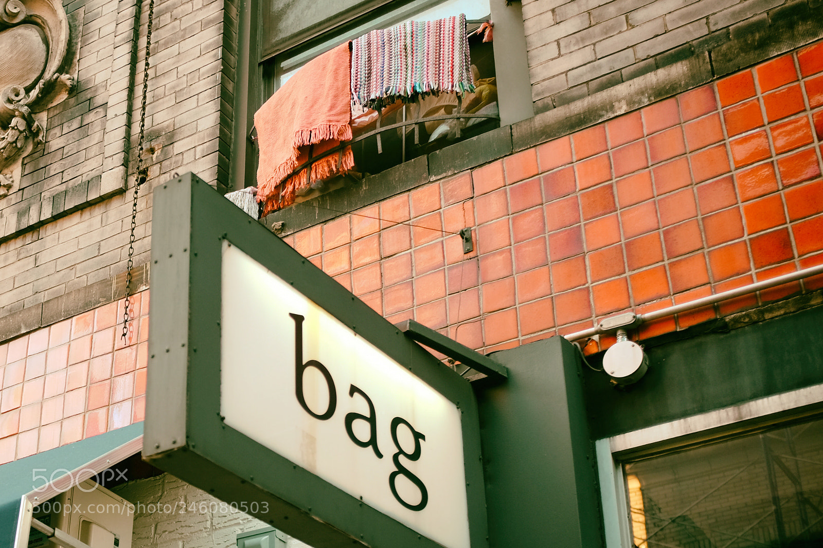 Fujifilm X100T sample photo. Nyc lower manhattan bag photography