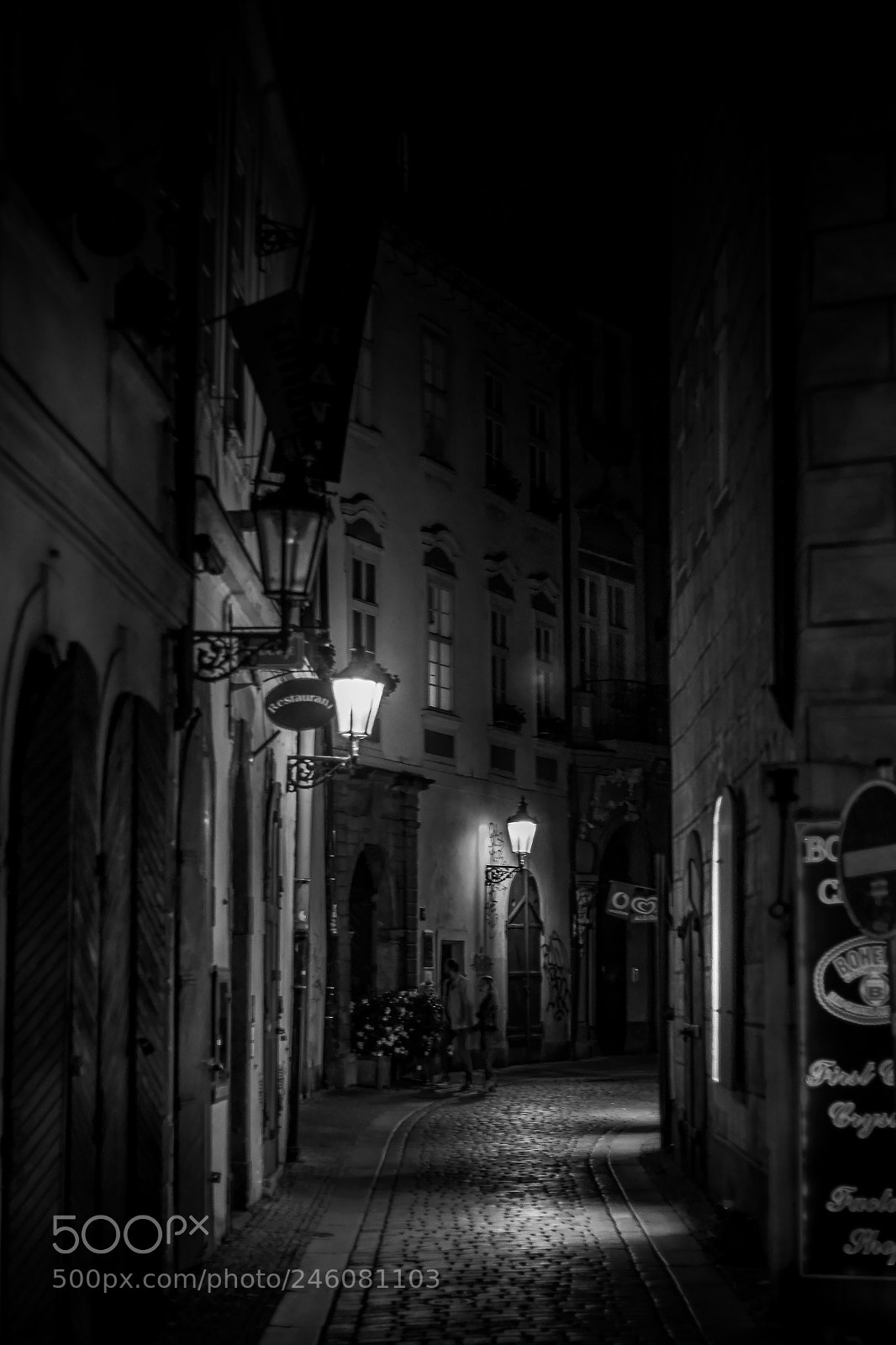 Canon EOS 550D (EOS Rebel T2i / EOS Kiss X4) sample photo. Prague at night photography