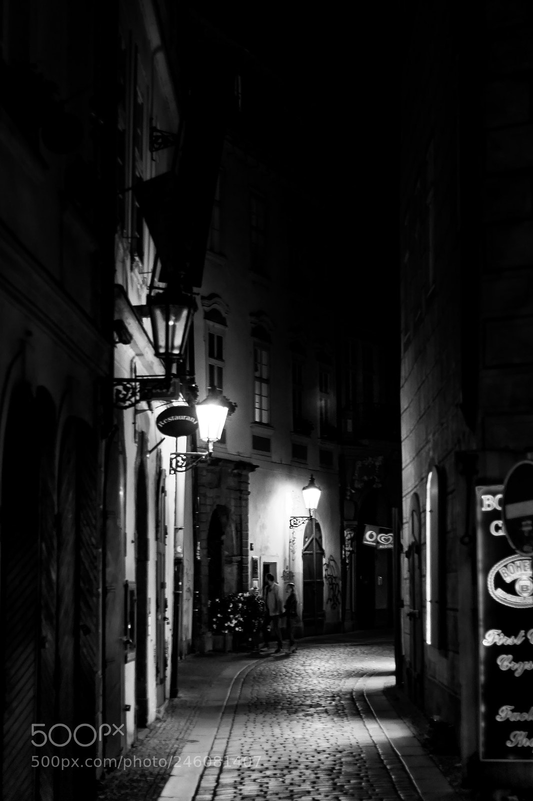Canon EOS 550D (EOS Rebel T2i / EOS Kiss X4) sample photo. Prague at night photography